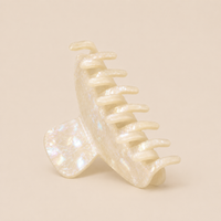 The Glam Claw Pearlescent | Champagne
