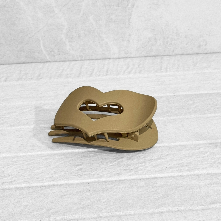 Glam Flat Claw Clip Large Heart Brunette